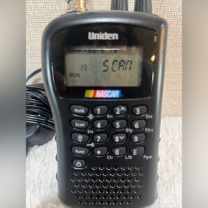 UNIDEN BC72XLT HANDHELD SCANNER RADIO w/ ANTENNA NASCAR WORKING